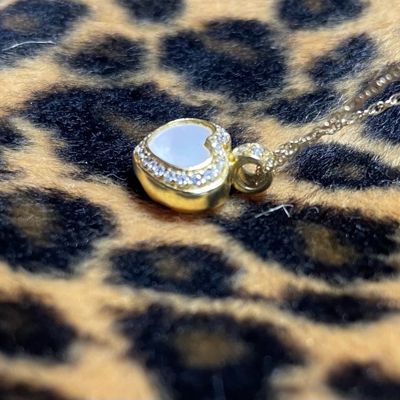 Designer 18kt yellow gold MOTHER OF PEARL & DIAMOND Heart pendant. - Picture 7 of 12